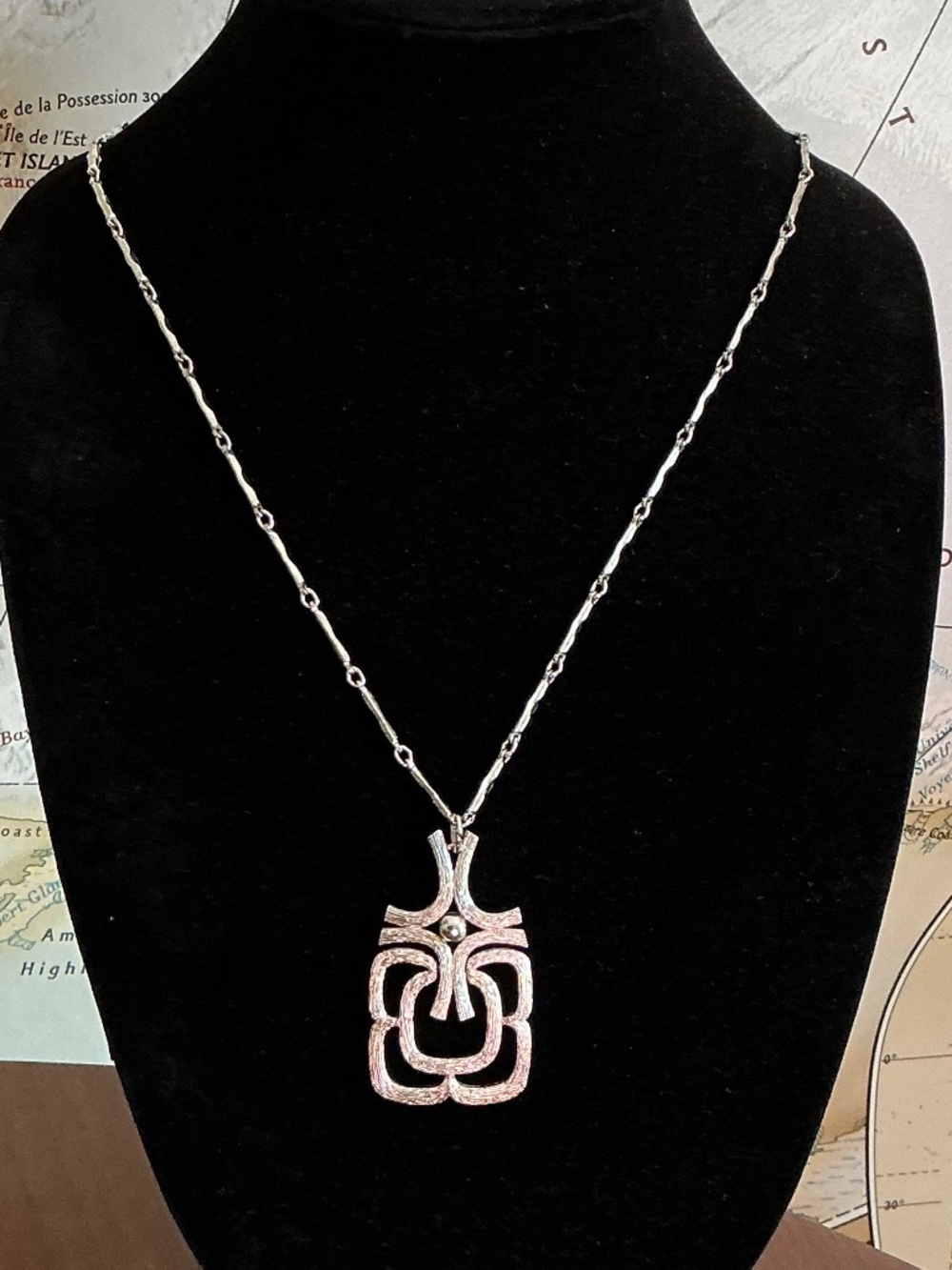 Vintage 1974 Avon Mayan Silver Tone Modernist Articulated Statement Necklace